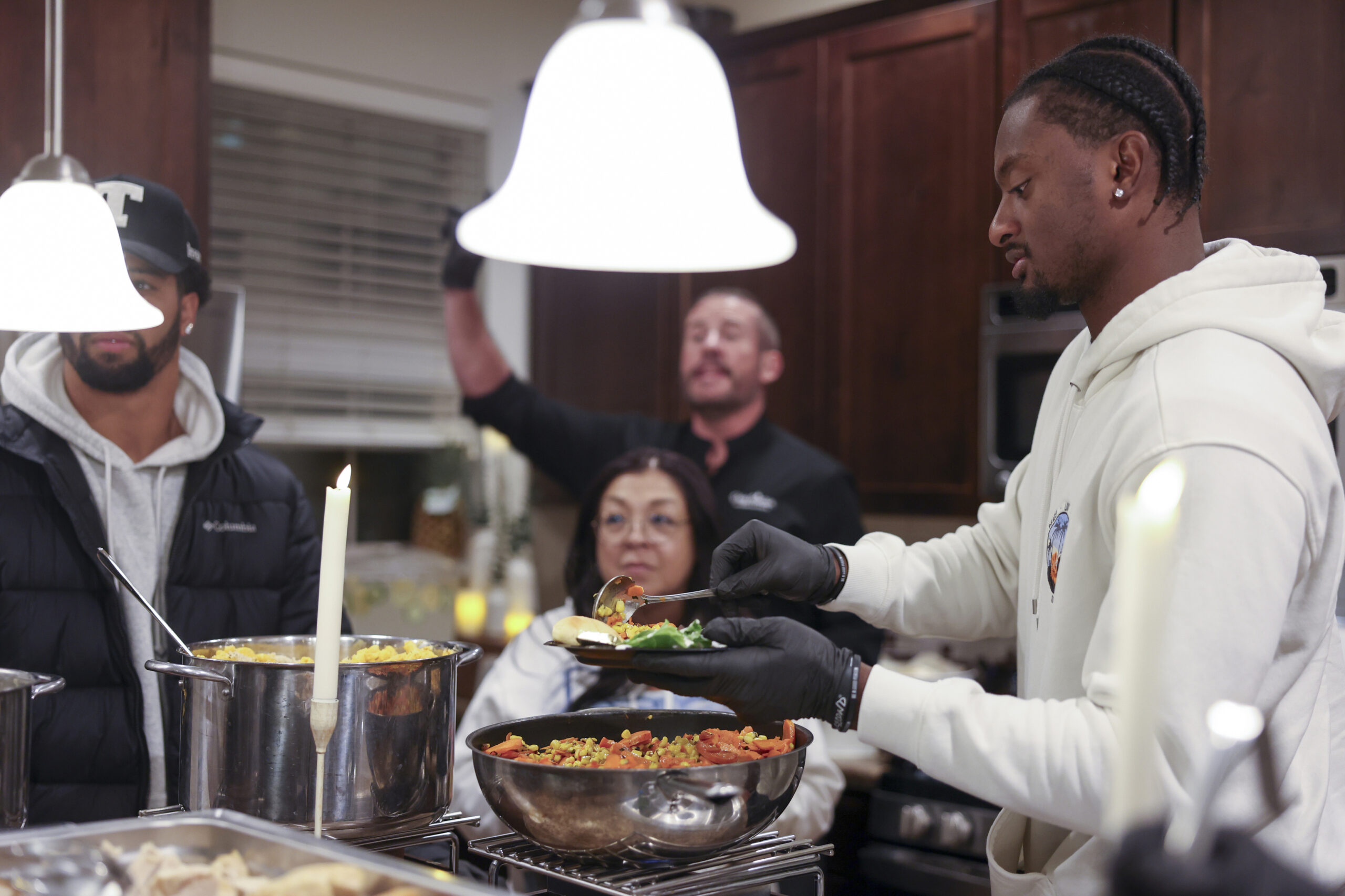 Levi Wallace hosted a Thanksgiving event for families on Tuesday, November 26, 2024 at Volunteer of America's Clermont Commons in Denver, Colorado.Photo by Gabriel Christus / Denver Broncos